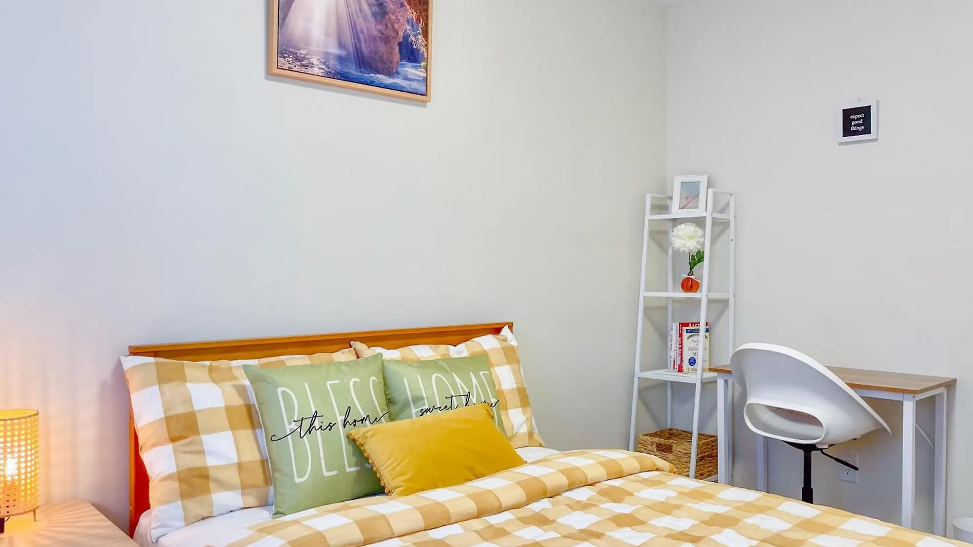 Appartamento Newly-Renovated 3Br House, 12 Minutes To Airport Toronto