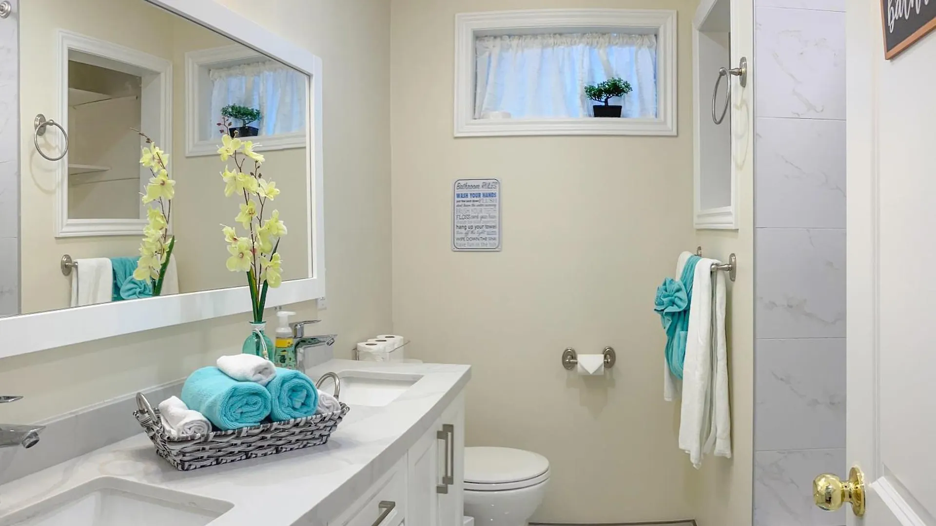 Appartamento Newly-Renovated 3Br House, 12 Minutes To Airport Toronto 0*,