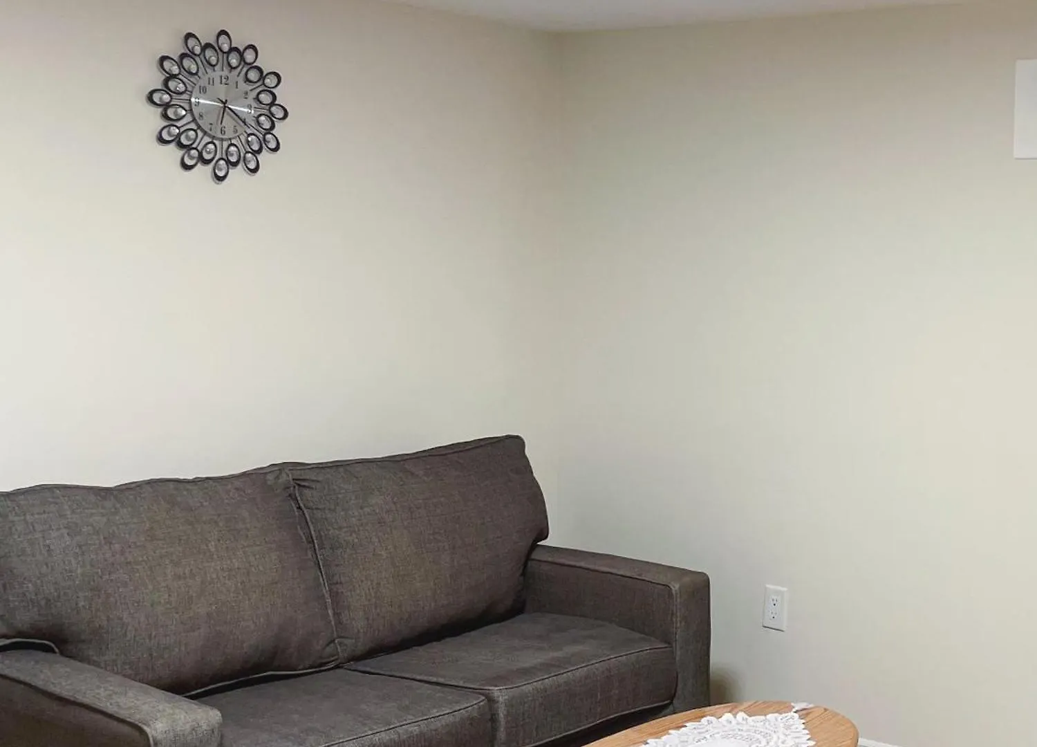 Appartamento Newly-Renovated 3Br House, 12 Minutes To Airport Toronto